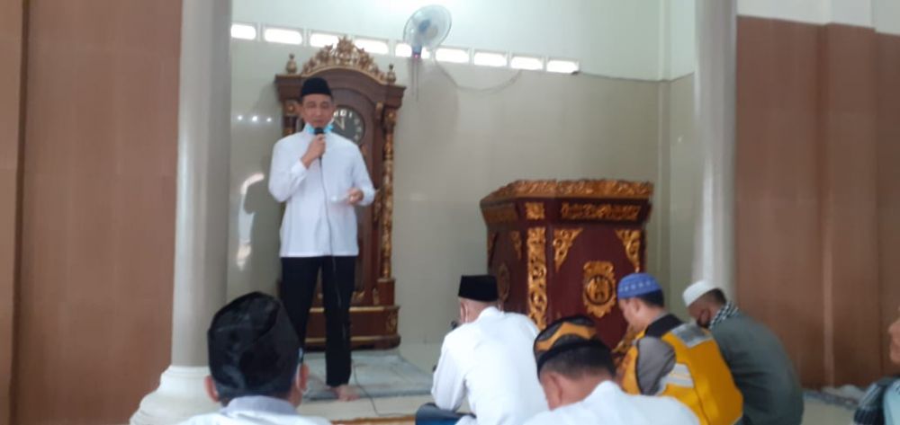 Pjs Bupati OKU,Safari Jum'at Dengan Sosialisasikan Protokol Kesehatan