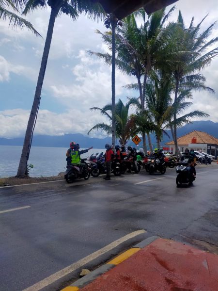 Tanpa Kompromi,Kendaraan Menuju Danau Ranau Diminta Putar Balik
