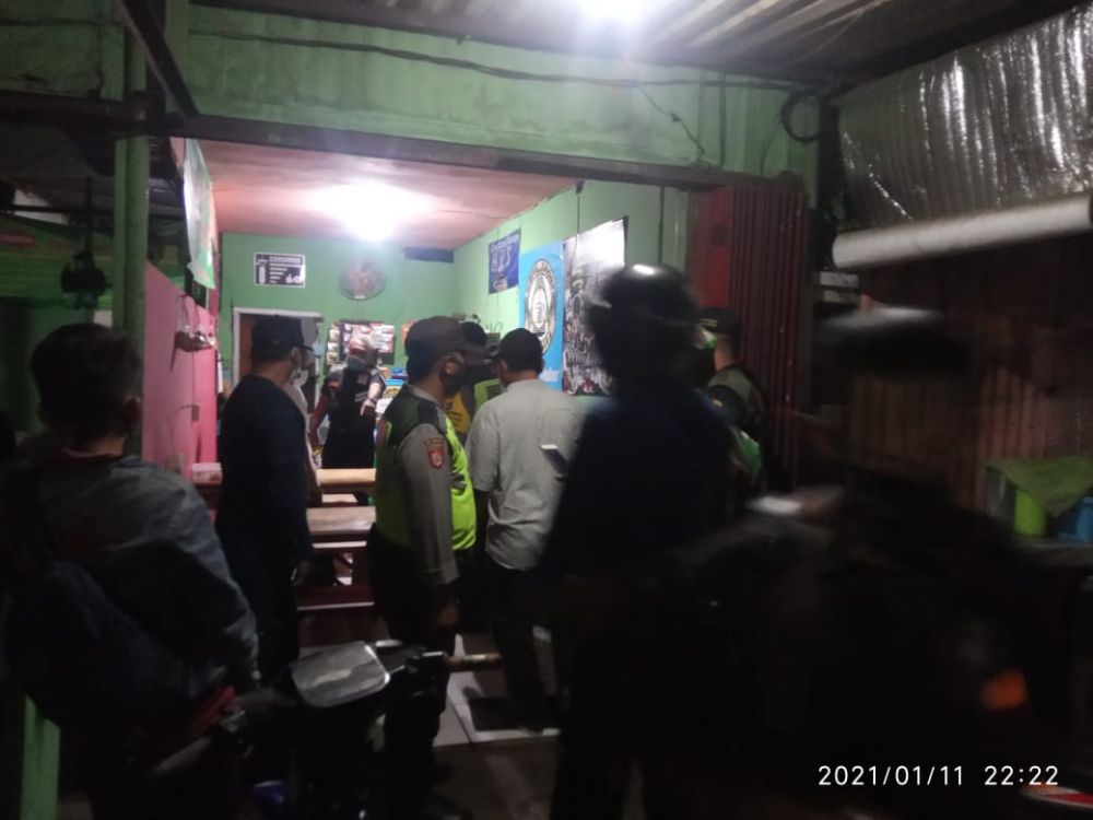 Hari Pertama PPKM,Lurah Simo Mulyo Baru Lakukan Operasi Yustisi