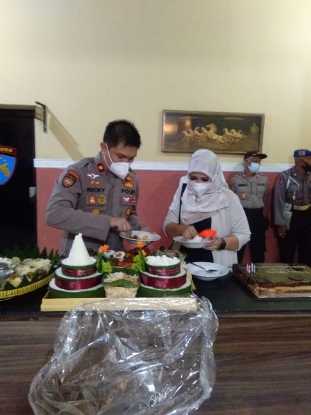 Kenal Pamit Kapolsek Tegalsari Surabaya, Ini Pesan Untuk Kapolsek Baru