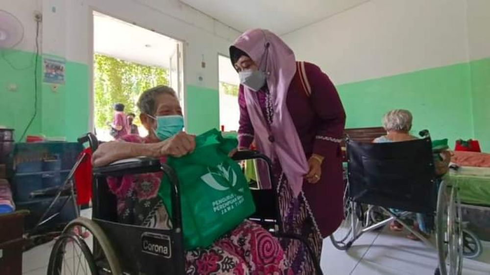 Momen Hari Kartini, DPW Perempuan Bangsa Jatim Berbagi Sejuta Ta'jil