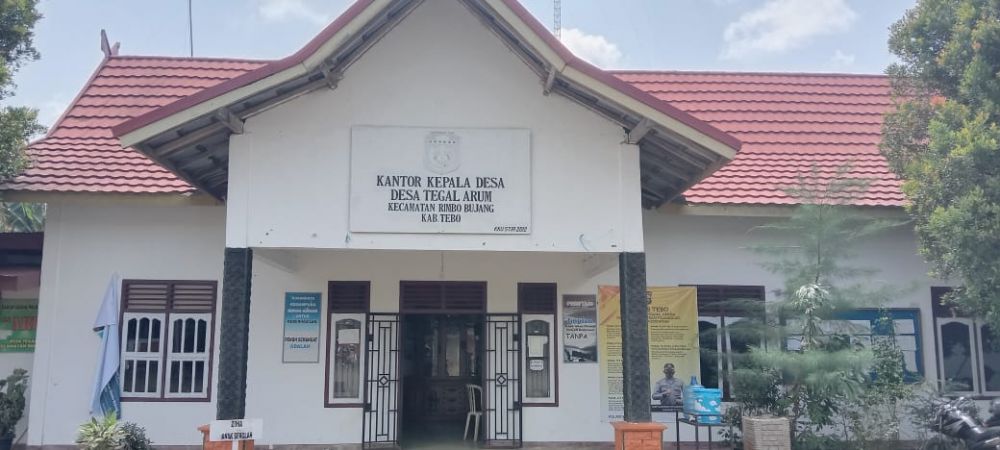 Jabatan Bendahara Hanya Formalitas, Kades Tegal Arum Tebo Bungkam..