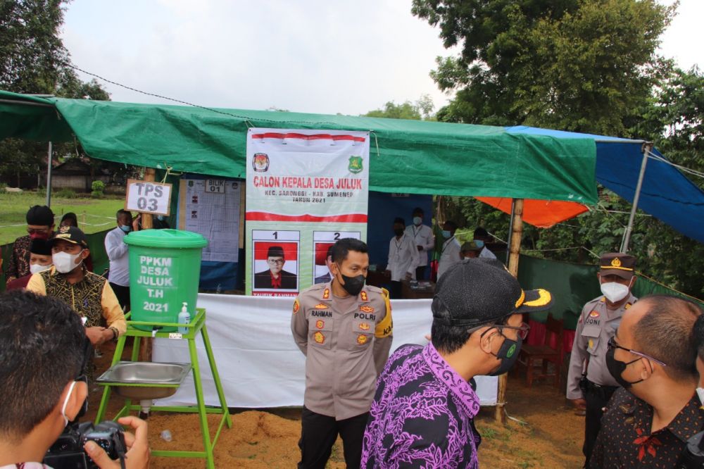 Pastikan Pilkades Lancar, Kapolres Sumenep Dan Forkopimda Tinjau TPS