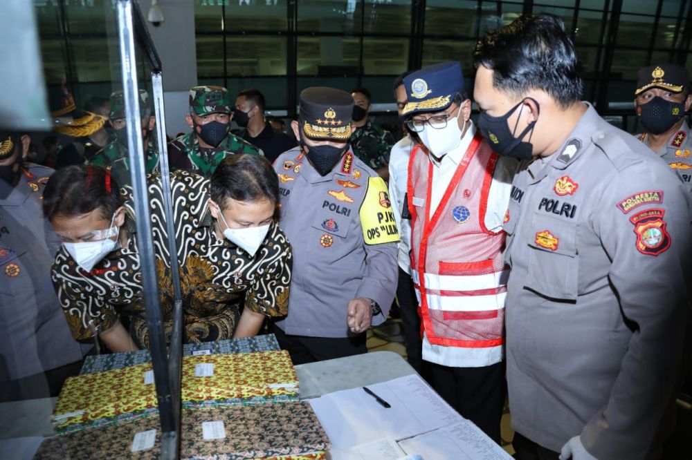 H-1 Natal Kapolri Tinjau Bandara Soetta. Minta Awasi Ketat Masa PPI