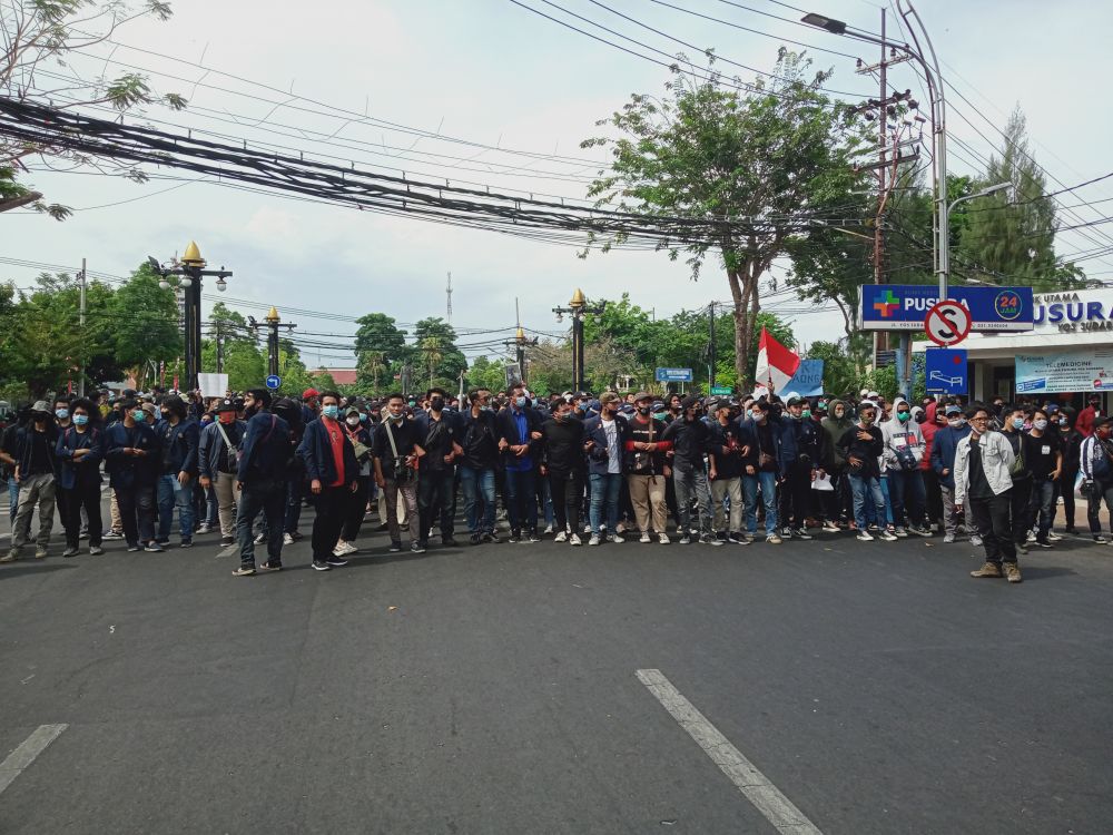 Dari Rumdis Walikota,DPRD Surabaya menuju GRAHADI,Tolak Omnibus law