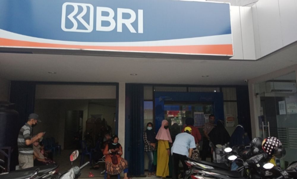 Kantor Bank BRI Unit Pogot, Diduga Tak Melayani Penarikan Dana PIP