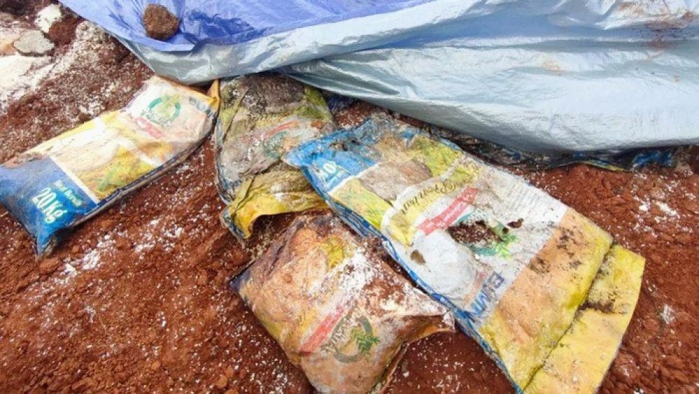 Diduga Beras Bansos Tertimbun Hingga Busuk Di Depok, Bagini Kata JNE