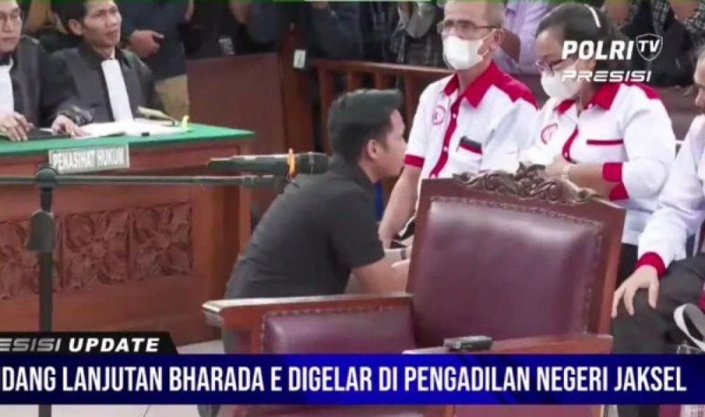 Momen Haru Saat Bharada E Bersimpuh Dihadapan Orang Tua Brigadir J
