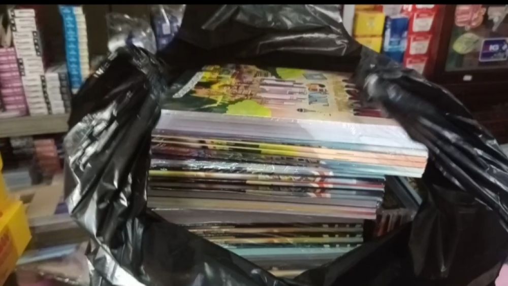 Jum'at Berkah Berbagi Alat Tulis Sekolah