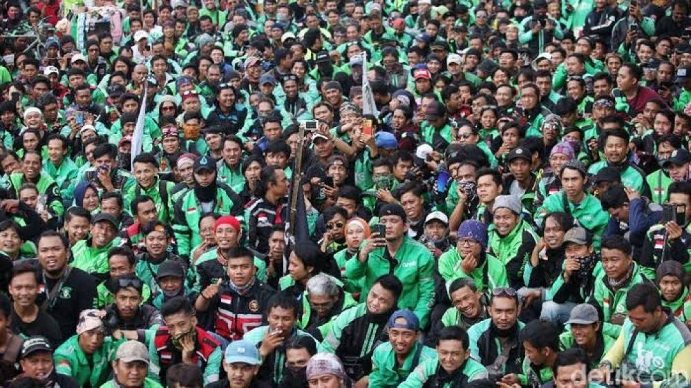 Disahkannya Omnibuslaw,Ojol Apresiasi,Buruh Menggugat!!!