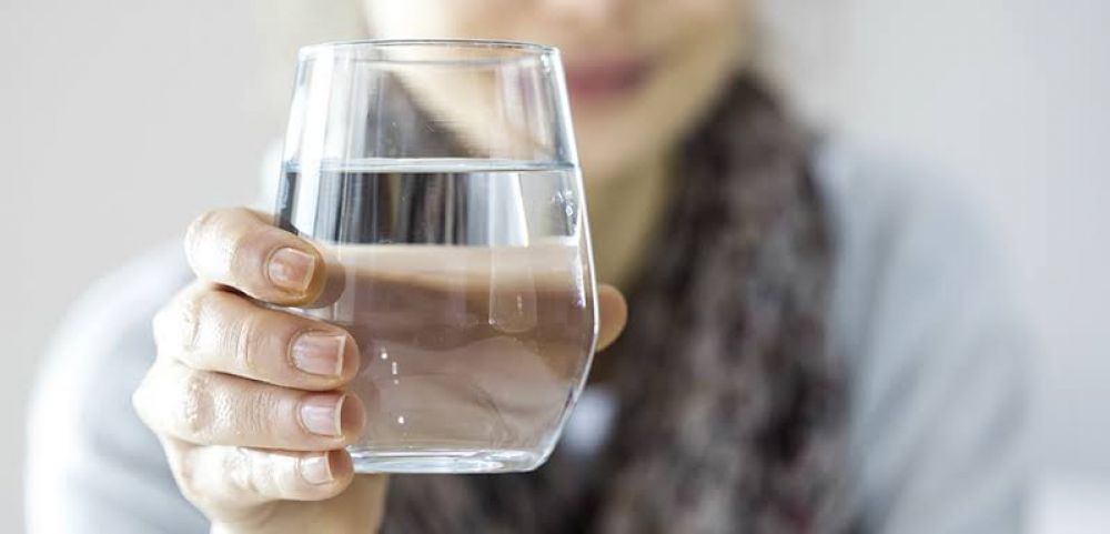 Minum Air Putih Di Pagi Hari Saat Perut Kosong Akan Merasakan Ini...