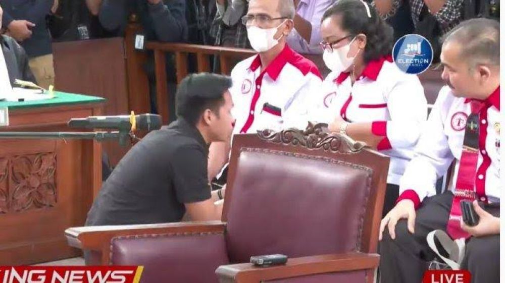 Ayah Brigadir J Ke Bharada E : Lihat Bapak Nak, Kamu Harus Jujur