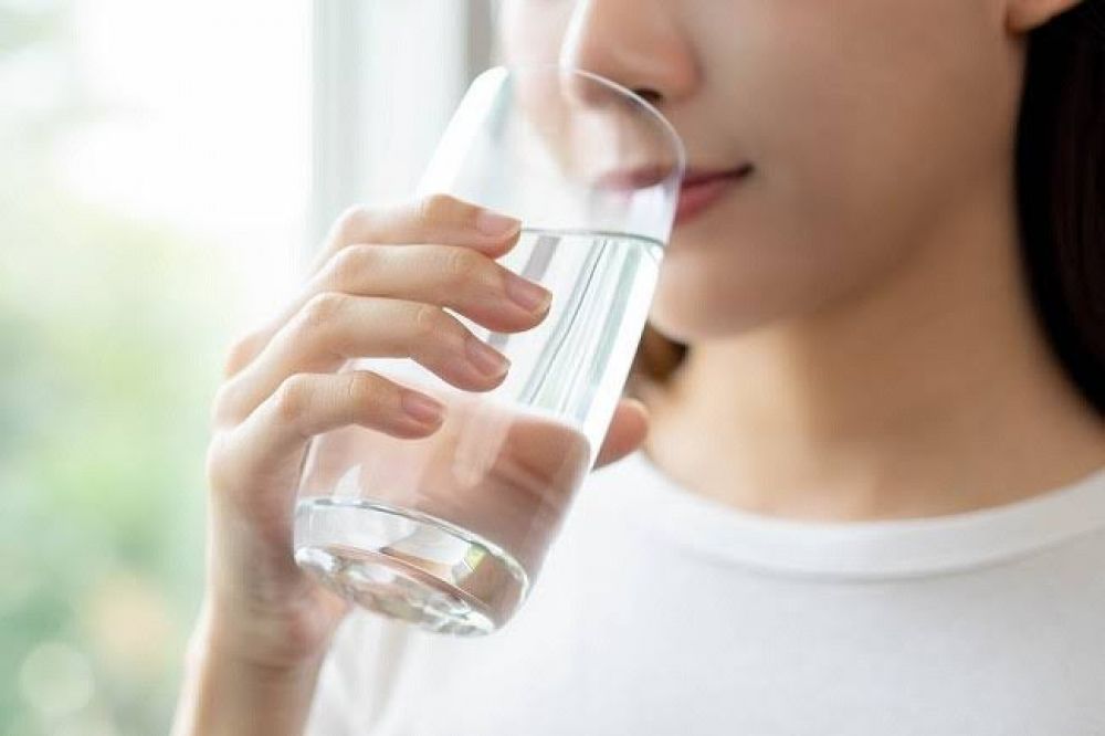 Bangun Tidur Biasakan Minum Air Putih, Berikut 5 Manfaatnya