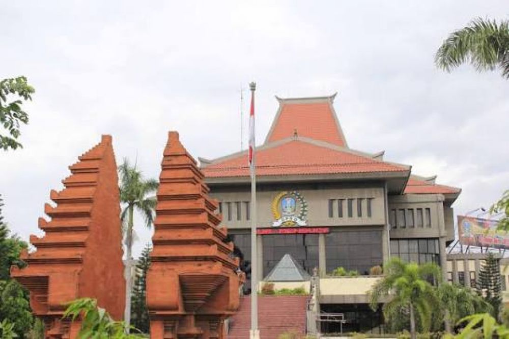 Sorotan! SK Gubernur Khofifah Dalam Kisaran Tunjangan Rumah DPRD Jatim