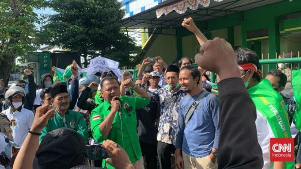 Massa Front P3 Gruduk Kantor DPW PPP Jatim, Tuntut Suharso Mundur
