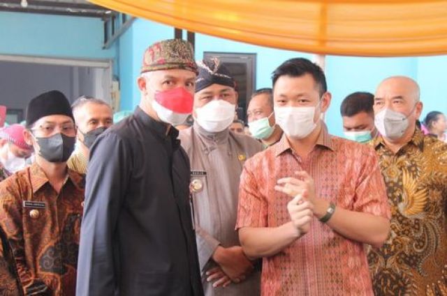 Ganjar Bantah Jika Dirinya Dilarang Keluar Dari Jateng Oleh PDIP