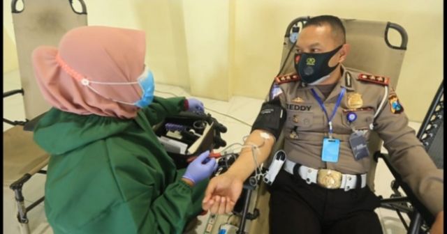 Satlantas Polrestabes Surabaya gelar donor darah,di HUT Lantas ke 65th