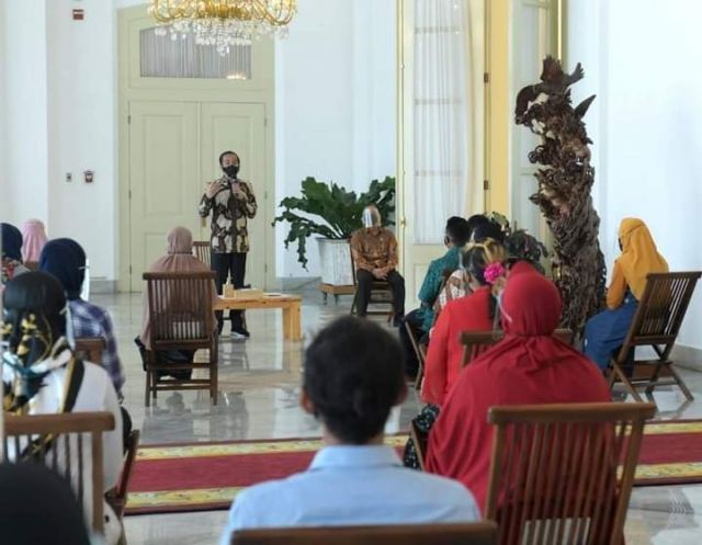 Jokowi Kembali Berikan Bantuan Modal Kerja Bagi Pelaku UMK