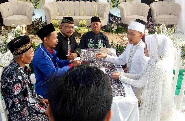 Momen Pernikahan Ary Bagaskoro & Novia Bella Maulita S. T