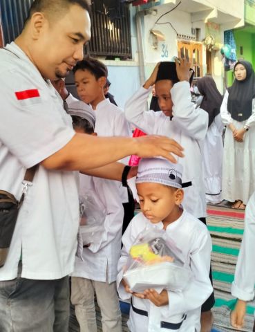 Giat Sosial Jum'at Legi Berkah
