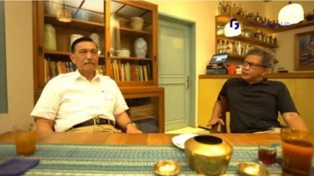 Ngobrol Sama Gerung, Luhut Bilang Orang Luar Jawa Sulit Jadi Presiden
