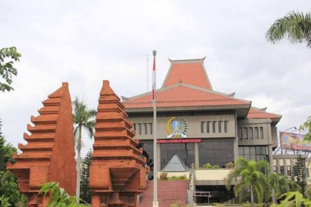 Sorotan! SK Gubernur Khofifah Dalam Kisaran Tunjangan Rumah DPRD Jatim
