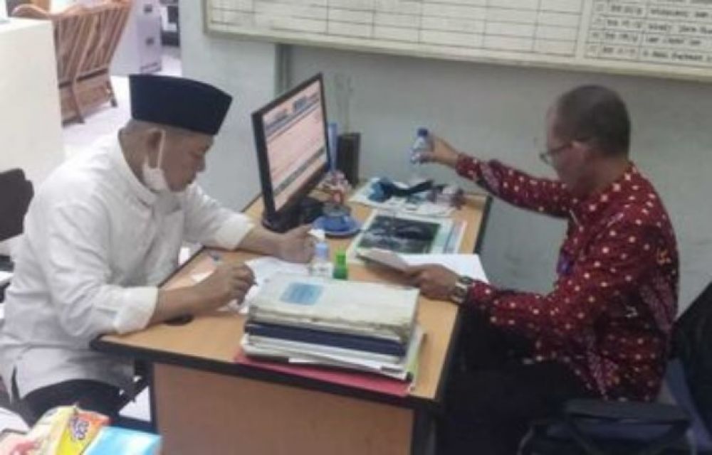 Saifullah Mantan Bupati Sidoarjo Balik Kucing